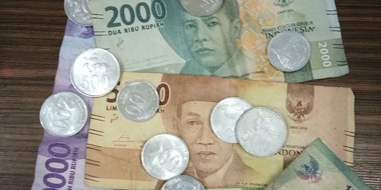 Hari ini Rupiah Dibuka Melemah ke Posisi Rp14.197 per USD