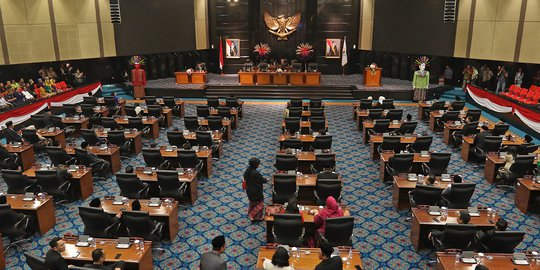 Suasana Rapat Paripurna Ketua DPRD DKI Jakarta Definitif