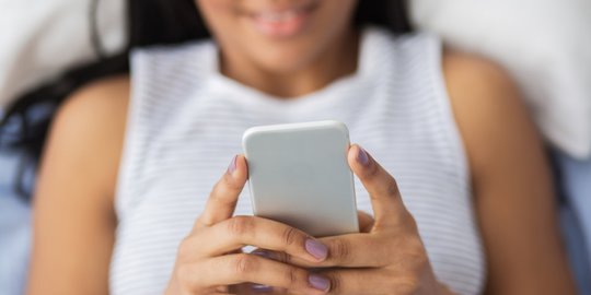 4 zodiak ini paling jago flirting lewat chat