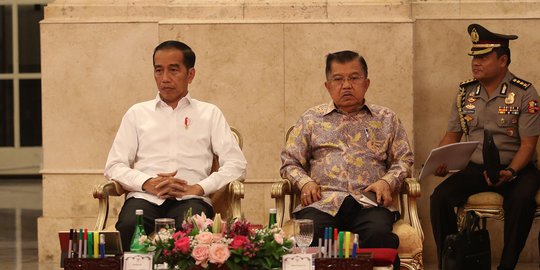 Usai Sidang Paripurna Terakhir, Jokowi-JK Foto Bareng Kabinet Kerja