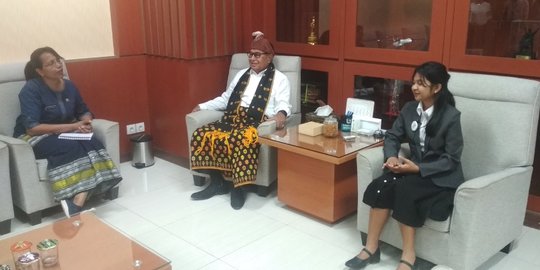 Siswi Umur 16 Tahun Ini Sehari Jadi Gubernur NTT Gantikan Viktor Laiskodat