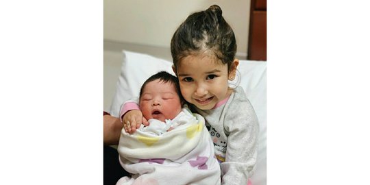 seraphina rose bersama sang adik rev2