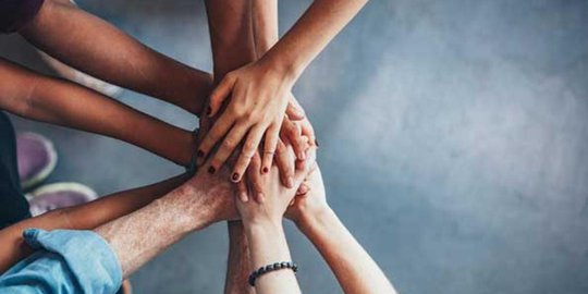 mampu membentuk tim yang baik