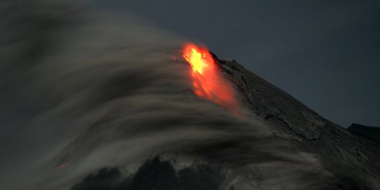 Berstatus Waspada, Gunung Merapi Alami Tujuh Kali Gempa Guguran