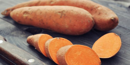 7 makanan yang bisa membantu mengatasi kulit kering