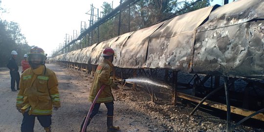 PT Indocement Investigasi Penyebab Terbakar Alat Pengangkut Bahan Baku Semen