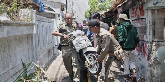 Berjibaku Memadamkan Kebakaran di Jalan Kebon Jeruk 13