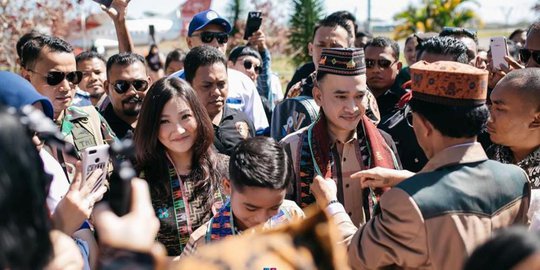 10 foto ruben onsu dan sarwendah disambut meriah di kota kelahiran betrand peto