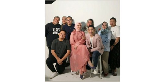 dan rezky aditya kompak pakai warna baju yang sama rev1