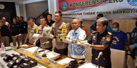Polda Jabar Gagalkan Penyelundupan 17 Kg Sabu dari Aceh
