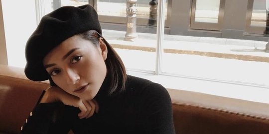 Lolita Agustine Telah Lahirkan Bayi Perempuan, Cantik dan Menggemaskan