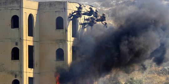 Melihat Simulasi Serangan Senjata Kimia di Lebanon