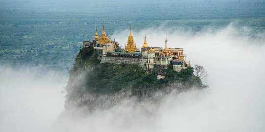 menuju negeri di atas awan