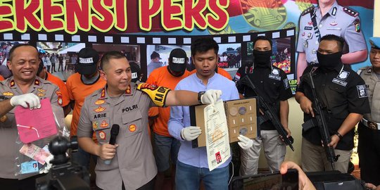 2 Pelaku Palsukan KTP, SIM dan SKCK Pakai Amplas dan Cairan Pemutih Pakaian