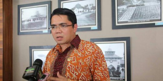 Mengintip Harta Kekayaan Arteria Dahlan, Anggota DPR Sebut Emil Salim Profesor Sesat