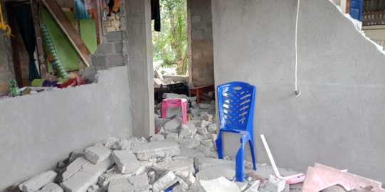 Gempa di Ambon, Siswa SMP Meninggal Tertimpa Bangunan Toko
