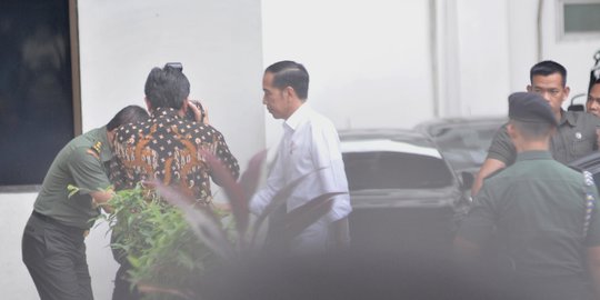 Presiden Jokowi dan Wapres Jusuf Kalla Jenguk Wiranto