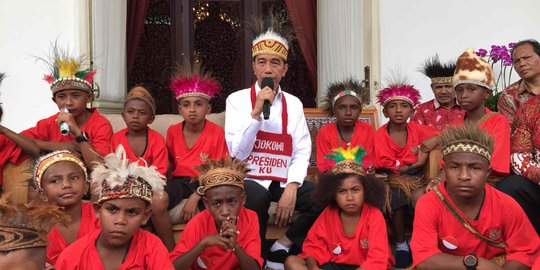 Jokowi Ajak 30 Anak SD dari Papua Makan Siang Bersama di Istana