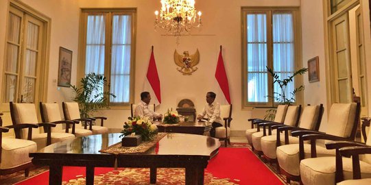 Tiba di Istana, Prabowo Disambut Presiden Jokowi