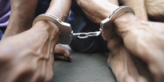 11 Orang Ditangkap usai Keroyok Warga di Tasikmalaya, Senpi Rakitan dan Pisau Disita