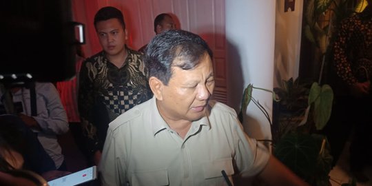 Prabowo Jenguk Wiranto: Beliau Ditangani 9 Dokter TNI, Saya Tak Melihat Ada Rekayasa