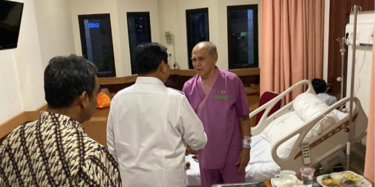Usai Jenguk Wiranto, Prabowo Sempat Temui Kivlan Zen di RSPAD