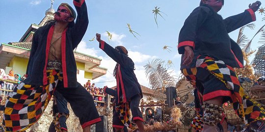 Perayaan Saparan di Lereng Gunung Andong Magelang