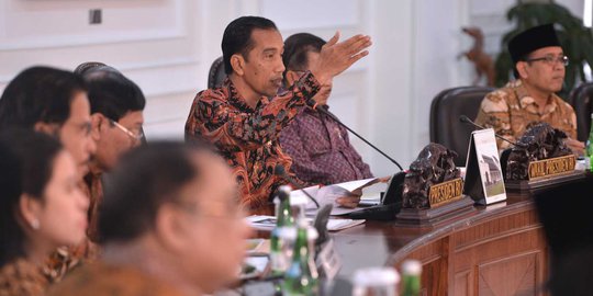 Direktur SMRC Sebut Sejumlah Menteri Layak Dipertahankan Jokowi