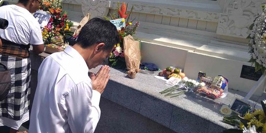 Peringati 17 Tahun Bom Bali, Keluarga Korban dari Jepang Sambangi Monumen Ground Zero