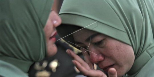 Istri Mantan Dandim Kendari Menangis Usai Acara Sertijab