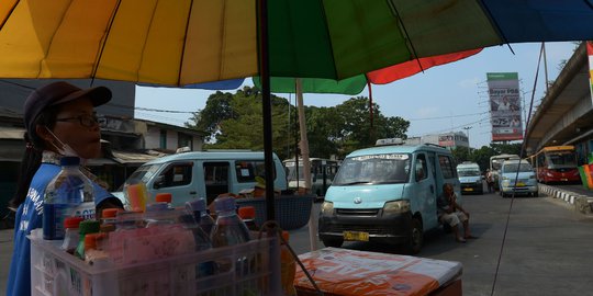 Fenomena Sopir Hoyak Angkot di Kota Padang