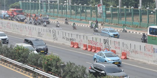 Jalan Sekitar DPR Ditutup, Ini Pengalihan Rute Transjakarta