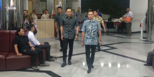 Ditemani AHY dan Ibas, SBY Jenguk Wiranto di RSPAD