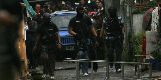 Densus 88 Geledah Kamar Terduga Teroris di Bandar Lampung