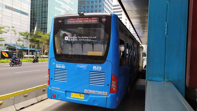 bus zhongtong mulai beroperasi di jakarta