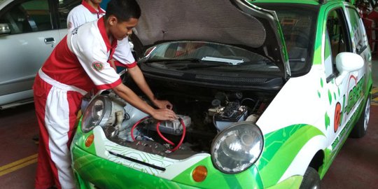 Mobil Listrik Buatan SMK di Kudus Bisa Melaju 60 Km Per Jam