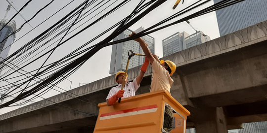 2,3 Kilometer Kabel Utilitas di Jaksel Dipotong
