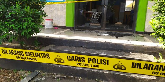 Sekelompok Orang Bersenjata Tajam Acak-Acak 2 SMK di Depok