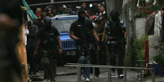 Polisi Perketat Pengamanan usai Temukan Cairan Kimia di Rumah Terduga Teroris Cirebon