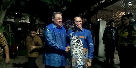 Sambangi Rumah SBY, Pimpinan MPR Antar Undangan Pelantikan Presiden dan Wapres