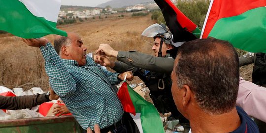 Protes Permukiman Yahudi, Warga Palestina Bentrok dengan Polisi Israel