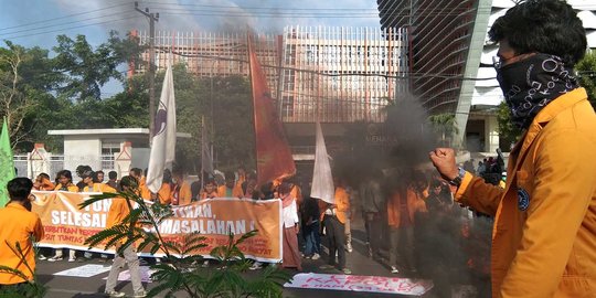 Mahasiswa Makassar Demo Lagi, Minta Pelantikan Jokowi-Ma'ruf Ditunda