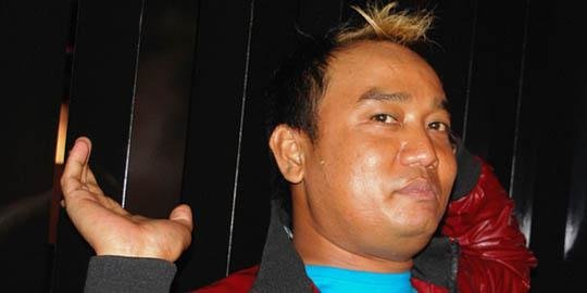 bergaya seperti deddy corbuzier rev1