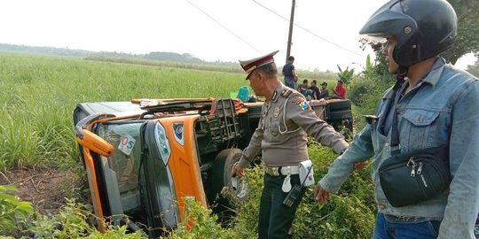 Nahas, Hendak Wisata ke Ibu Kota, Bus Rombongan SMA dari Banyuwangi Terguling