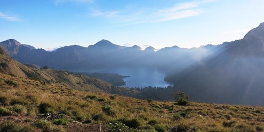 Jalur Pendakian Gunung Rinjani Terbakar, Pendaki Selamat dan Sudah Turun ke Senaru