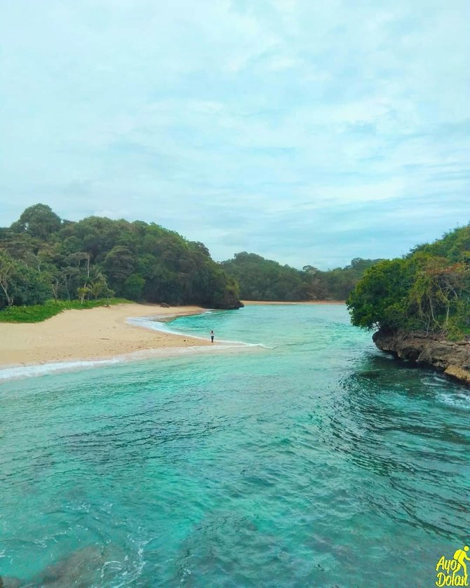 pantai kedung celeng