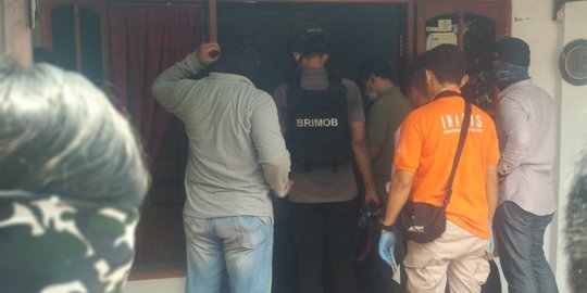 Geledah 2 Rumah di Bandar Lampung, Densus 88 Sita Bubuk Kuning hingga Kabel