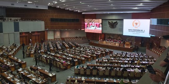 Paripurna DPR Bahas Pengesahan AKD Dihadiri 514 Anggota, 61 Lainnya Absen