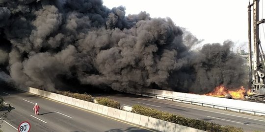 Imbas Pipa Pertamina Terbakar, Arus Kendaraan di Tol Purbaleunyi Dialihkan