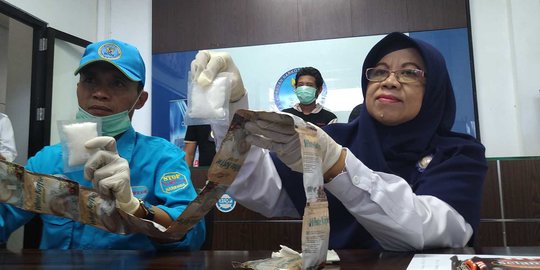 Satu Bungkus Kopi Kemasan Kecil Berisi Sabu Seharga Rp50 Juta